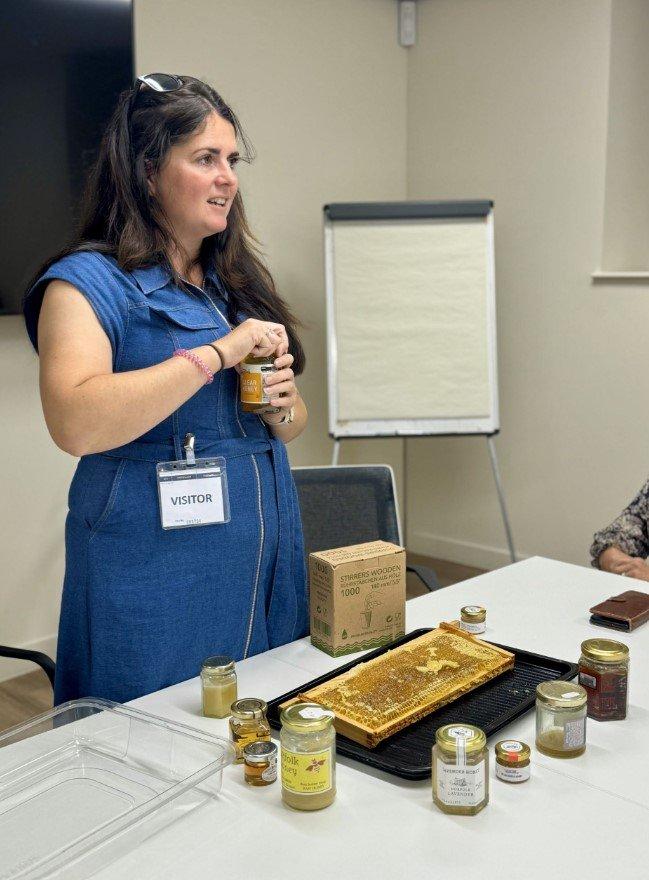 Donya Beekeeper