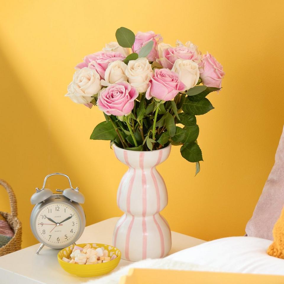 Premium large-headed Vendela roses