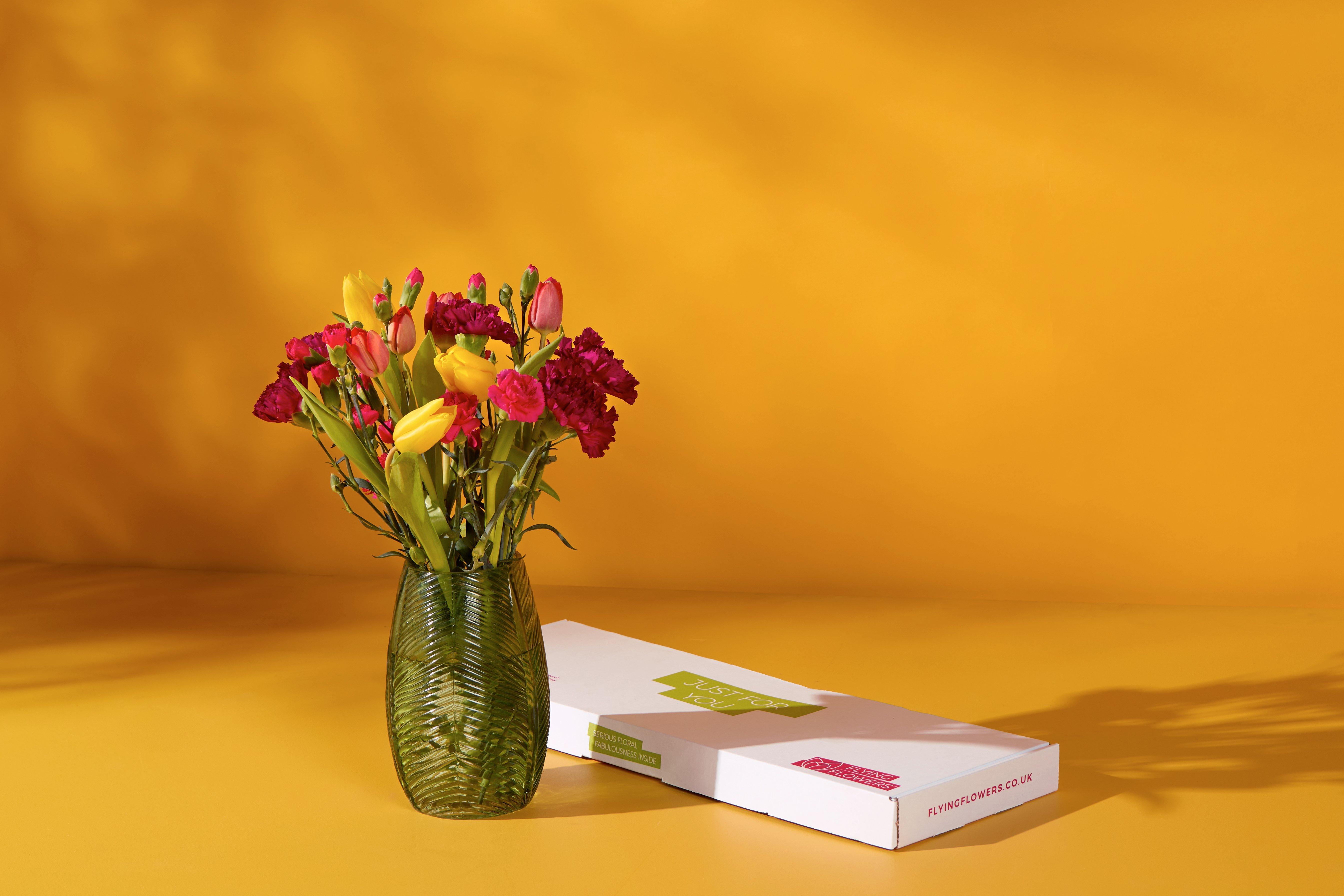 FF Letterbox Packaging - Bouquet in vase