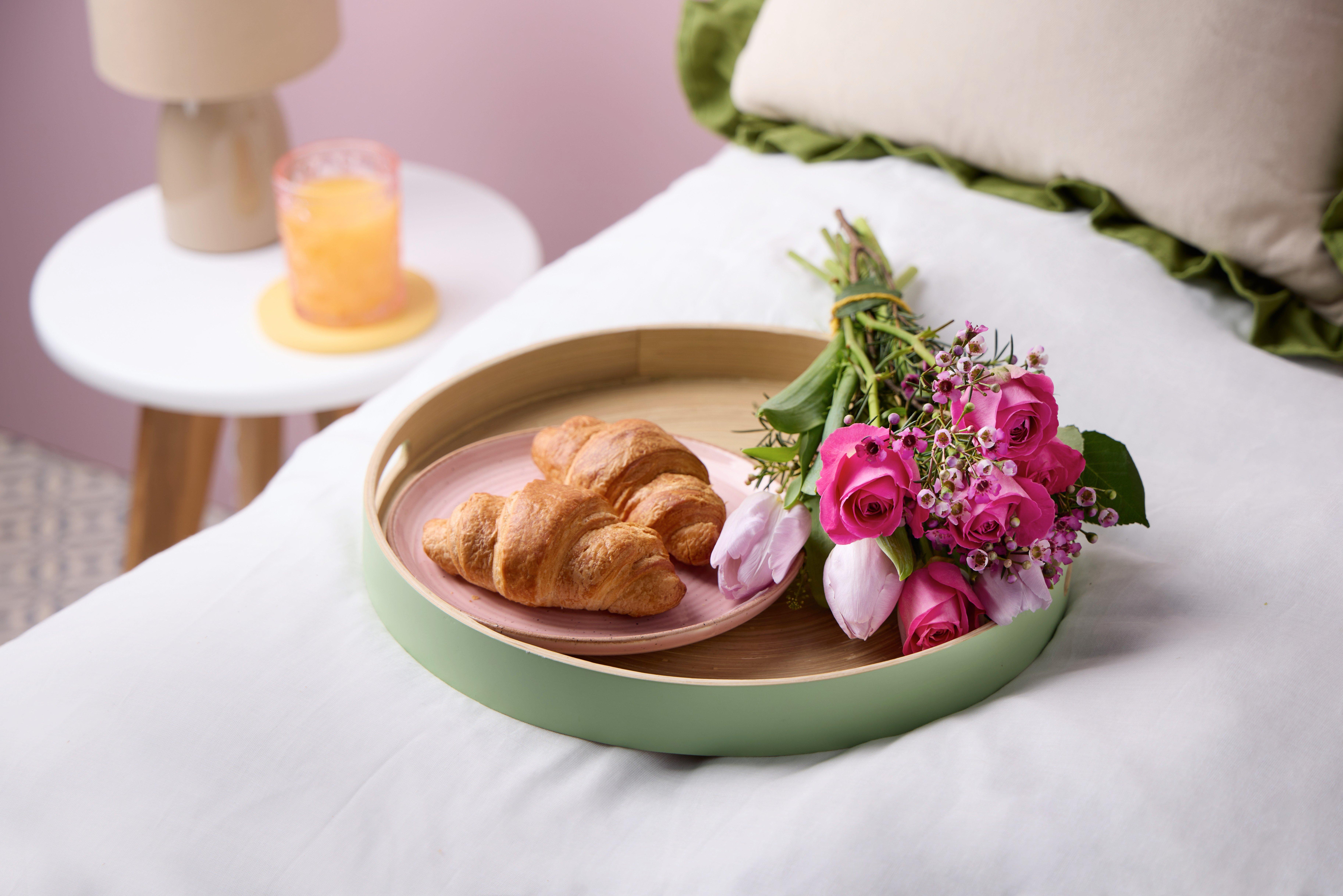 FF_Mothers_Day_Breakfast_In_Bed