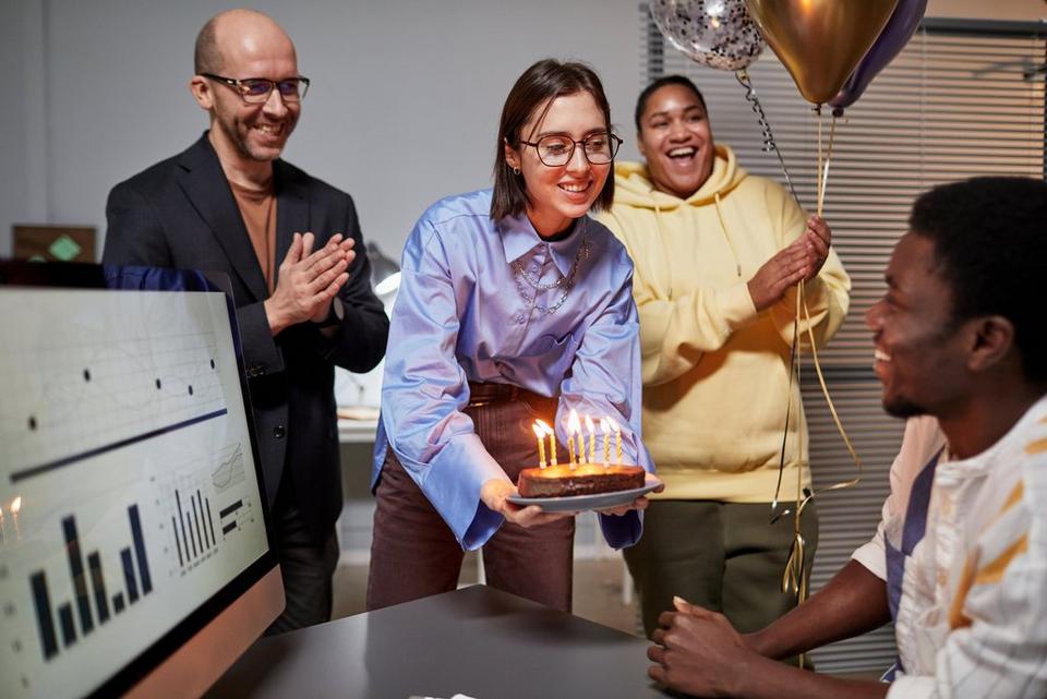 Happy-birthday-cake-at-work-desk