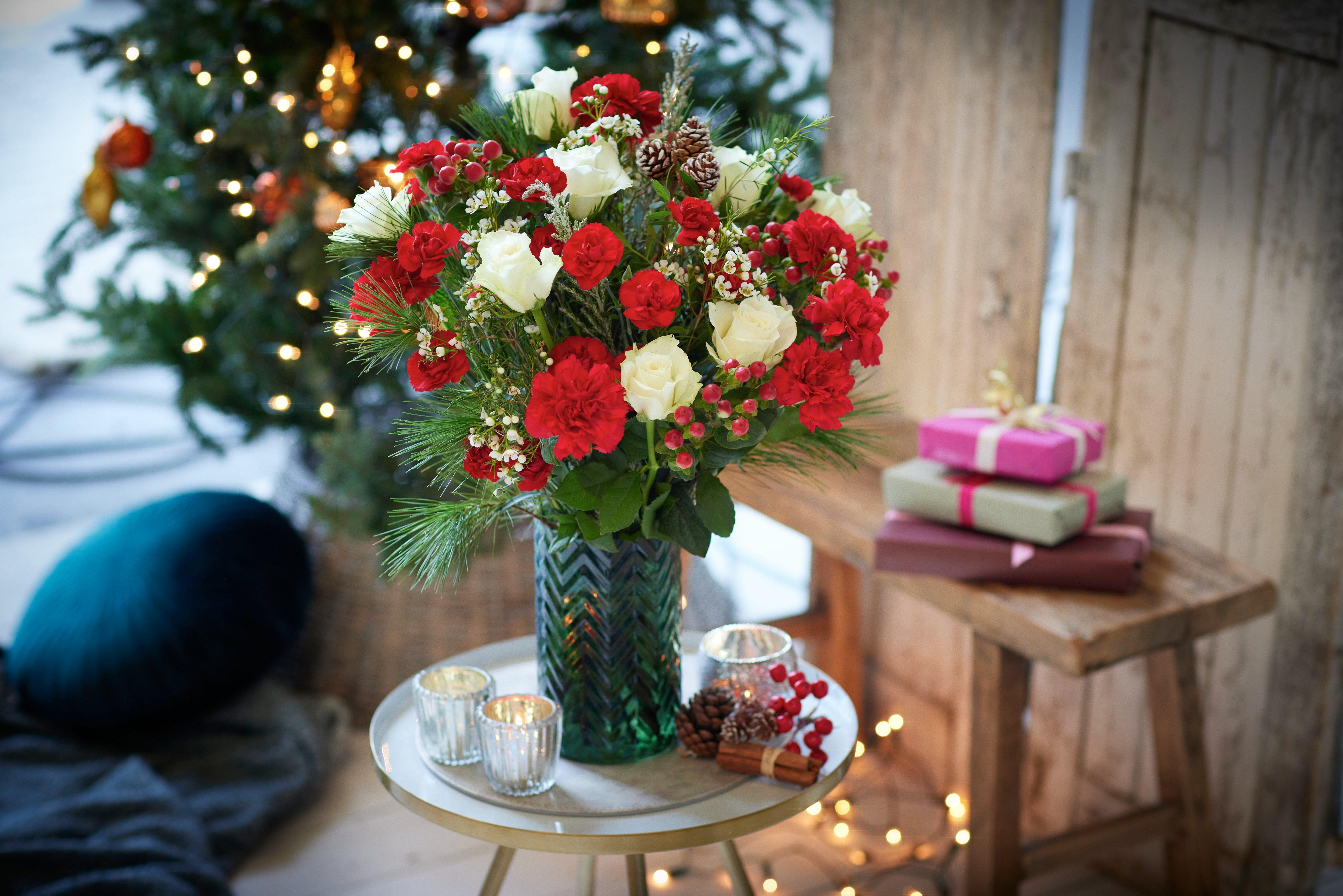 Interflora deals christmas flowers