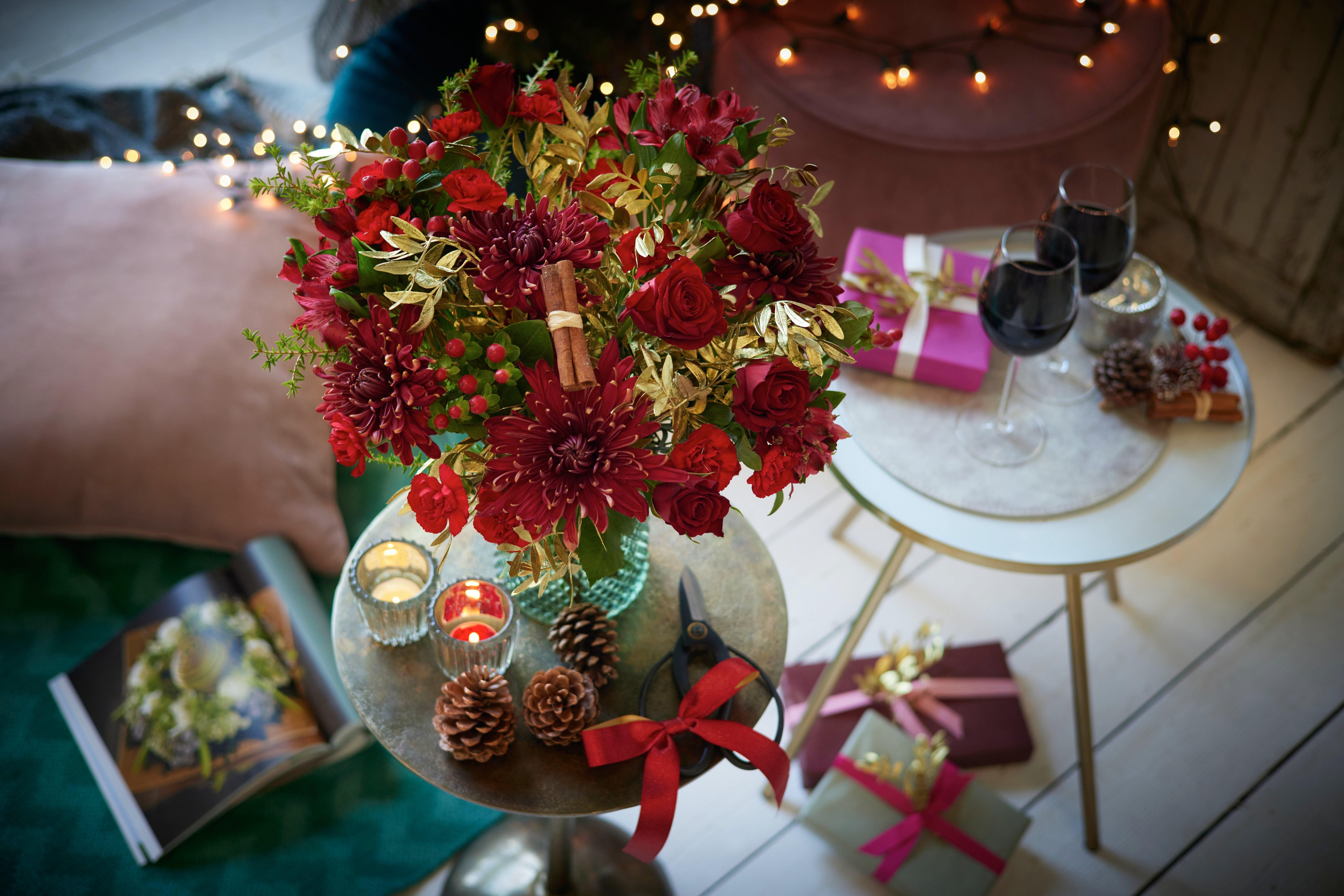 Interflora260923-XMAS(LIFE_CONT_4A)