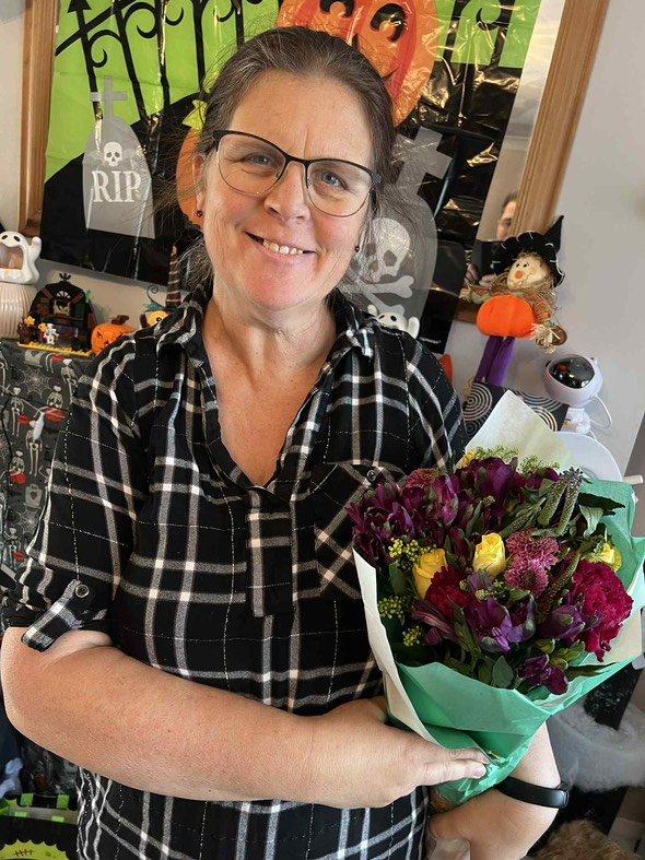 Lynn Knuckey Photo 2