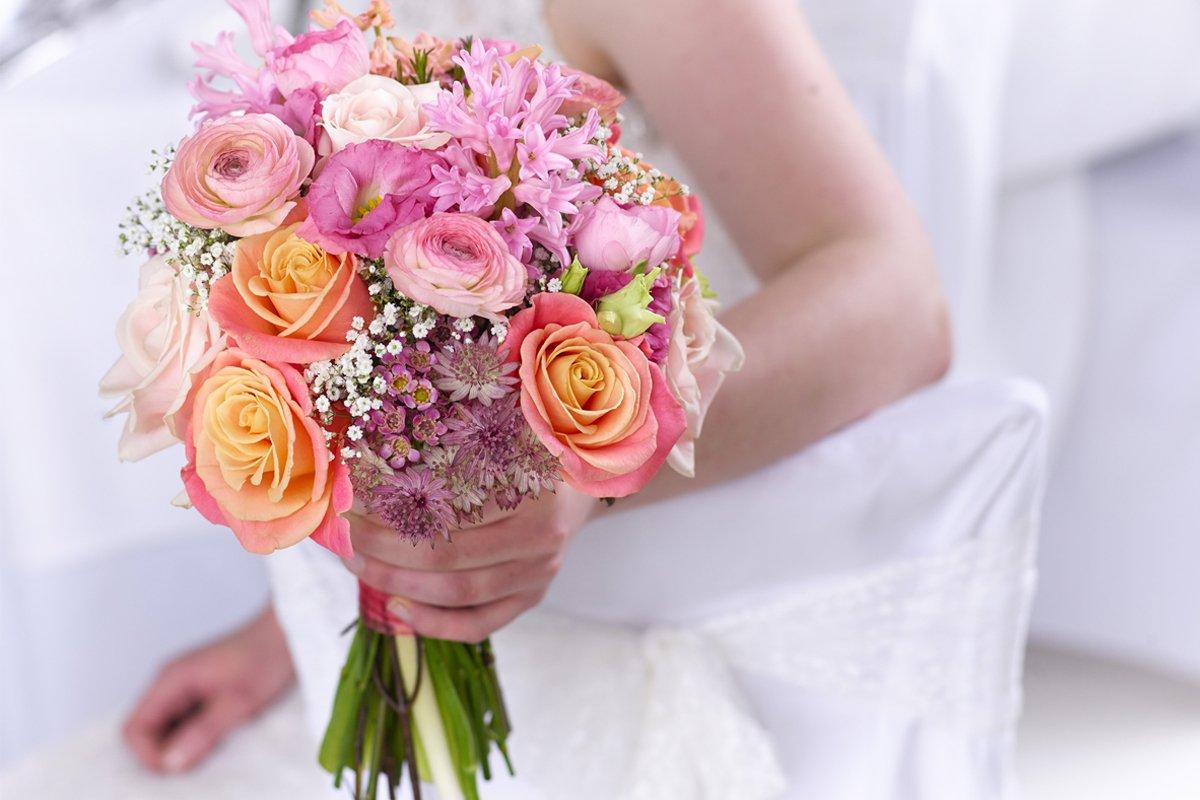 The-hidden-symbolism-in-your-wedding-bouquet-1