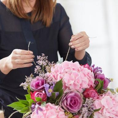 bouquet-florist-pink-flowers