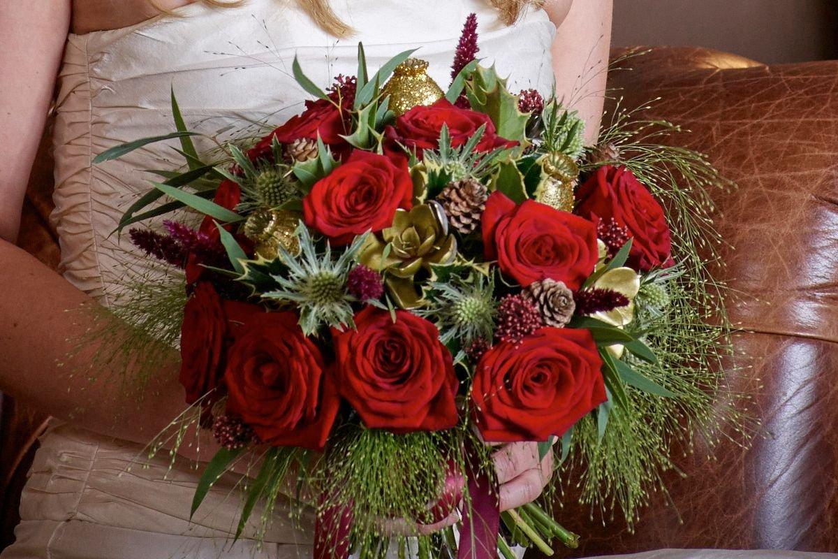 christmas-wedding-flowers-1