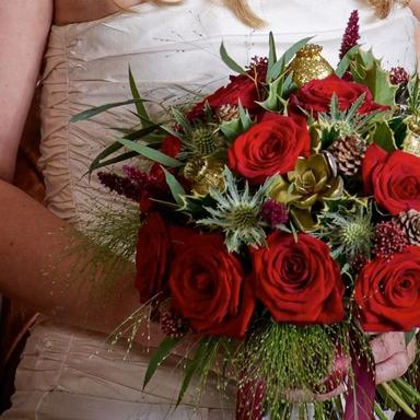 christmas-wedding-flowers-1