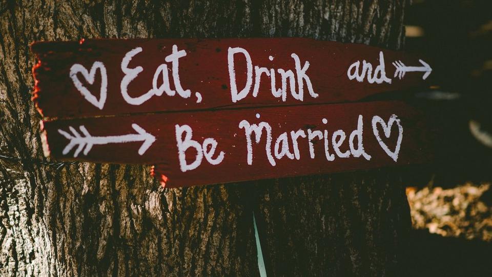 eat-drink-wedding-sign