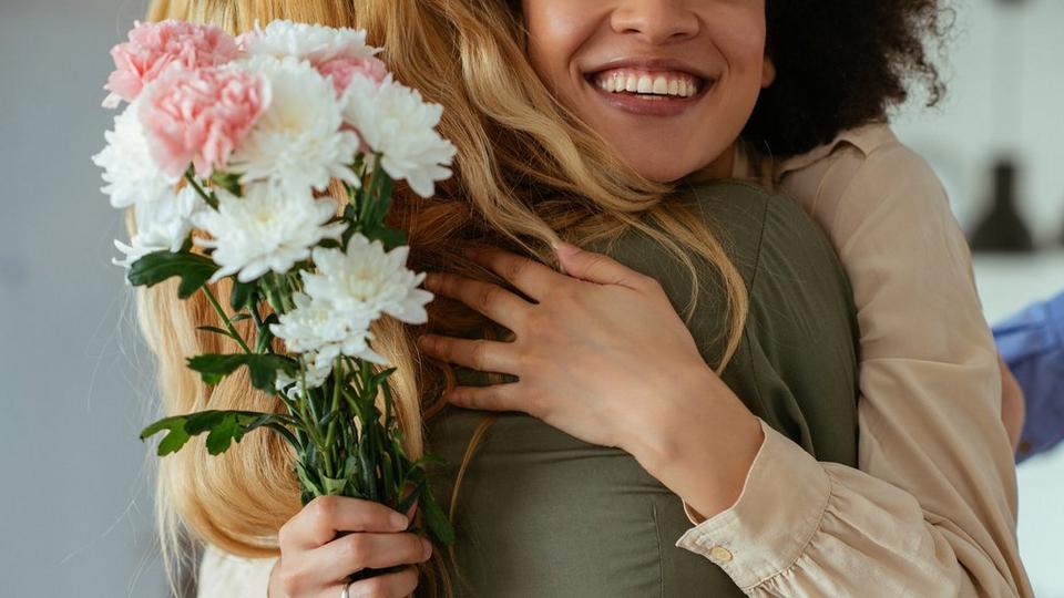 ff_bouquet_hug