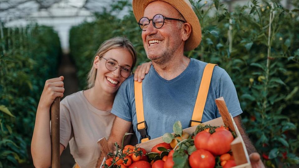 ff_father_daughter_gardening