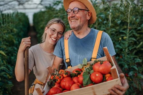 ff_father_daughter_gardening