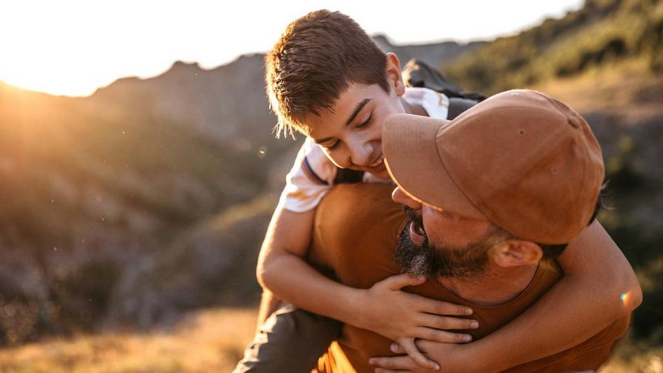 ff_father_son_piggyback