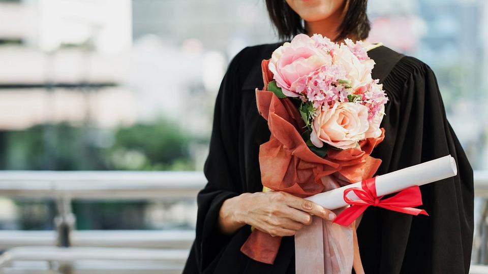 ff_graduation_degree_flowers