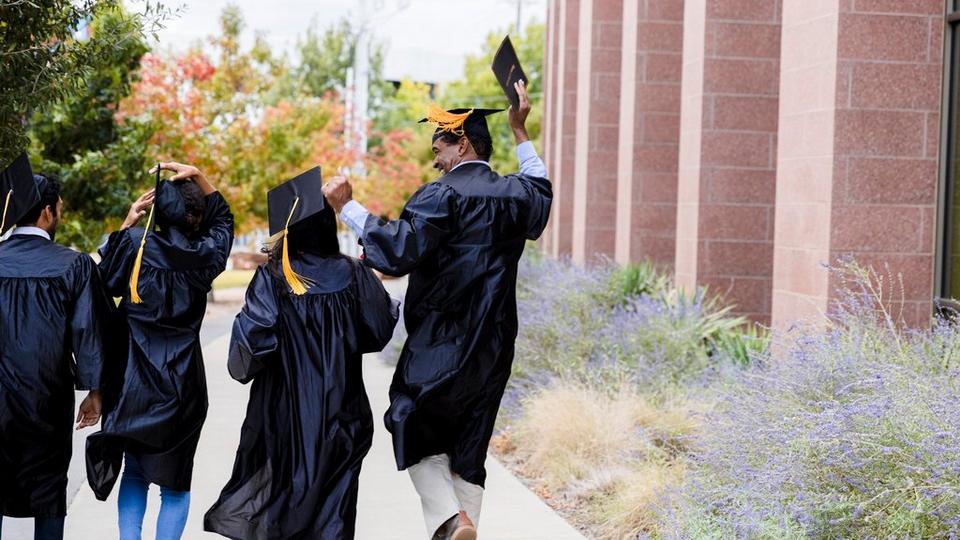 ff_graduation_jumping