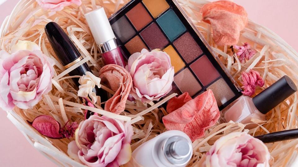 ff_luxury_makeup_hamper